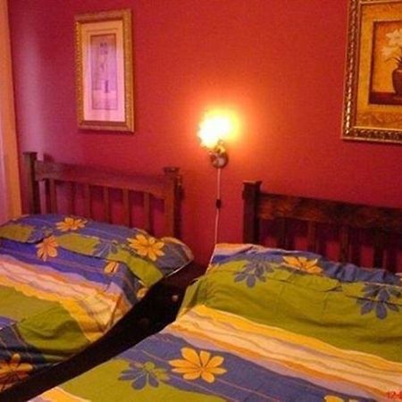 Tamaraw Beach Resort Пуерто-Галера Екстер'єр фото